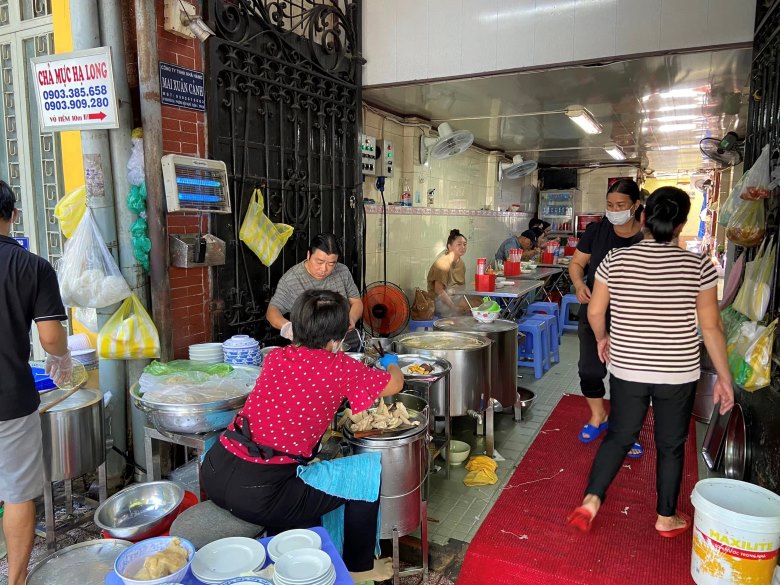 Miến gà Nguyễn Du nổi tiếng với hương vị đúng kiểu Bắc