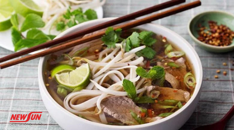 So sánh phở miền Bắc và miền Nam có gì khác nhau không? phở miền bắc và miền nam có gì khác nhau về cách nấu
